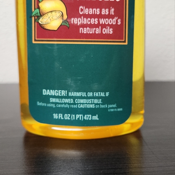 Formby's Lemon Oil Treatment - Picture 2 of 3